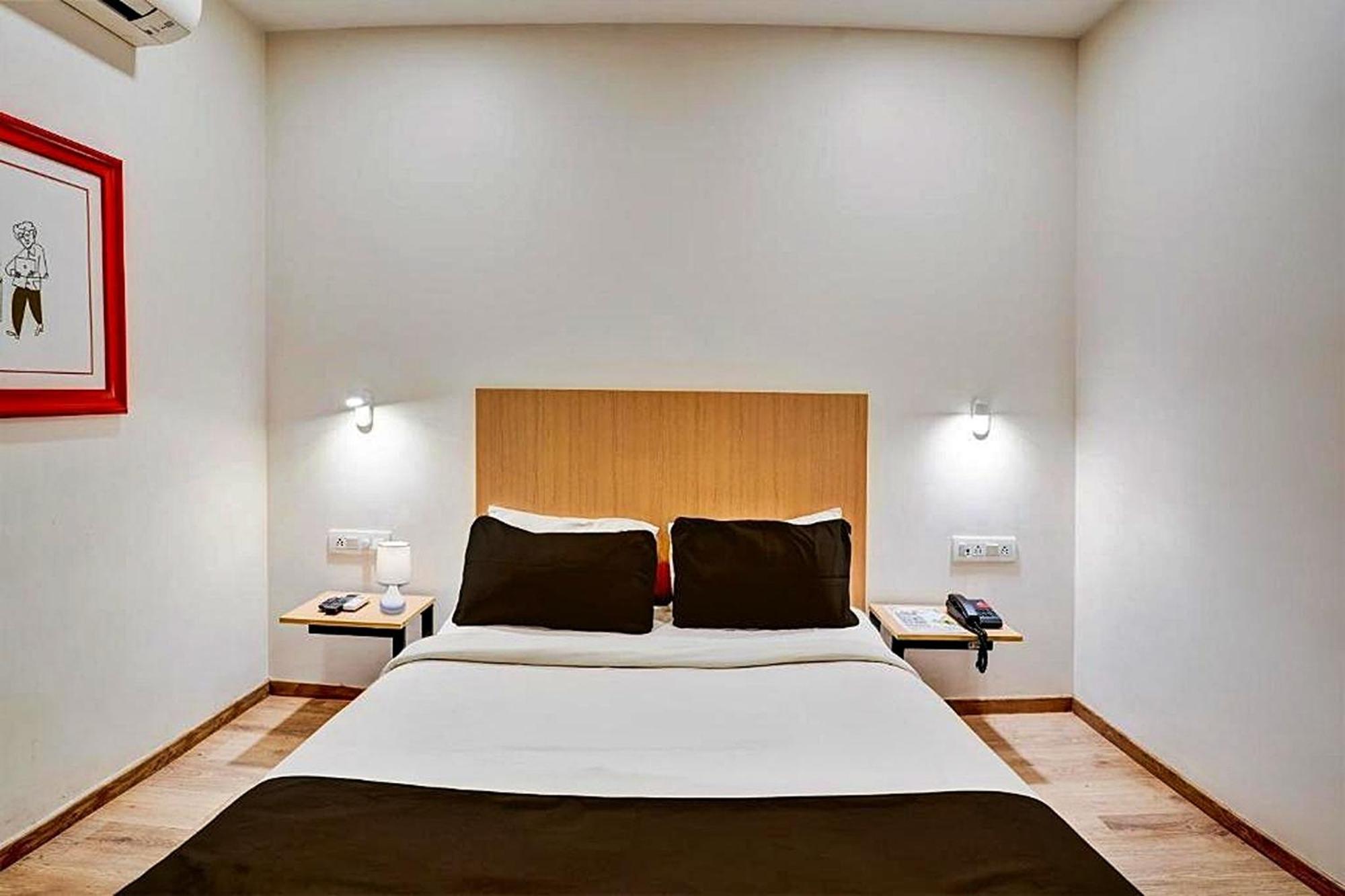 Hotel Sunlight Inn New Delhi Bagian luar foto