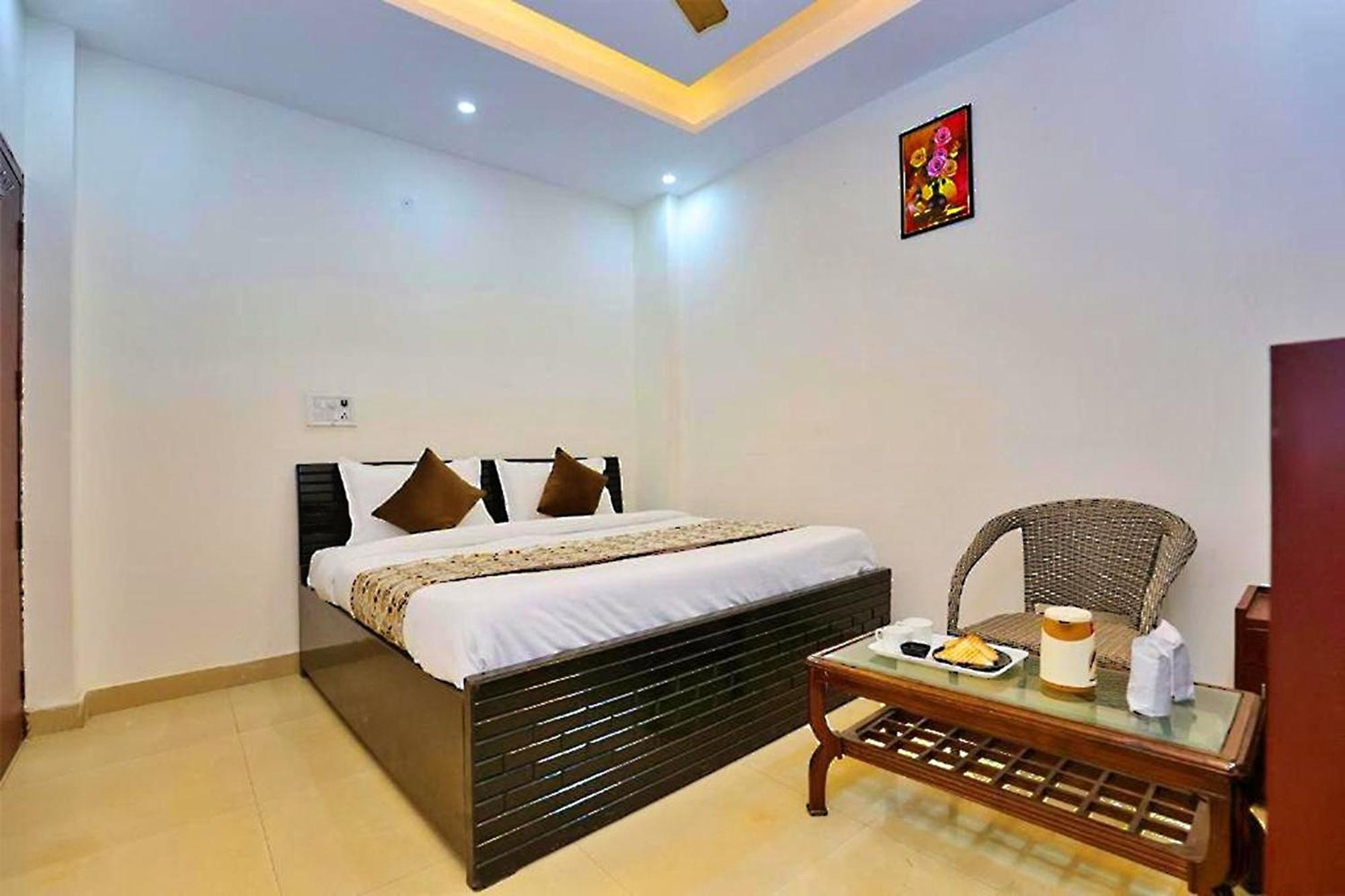 Hotel Sunlight Inn New Delhi Bagian luar foto
