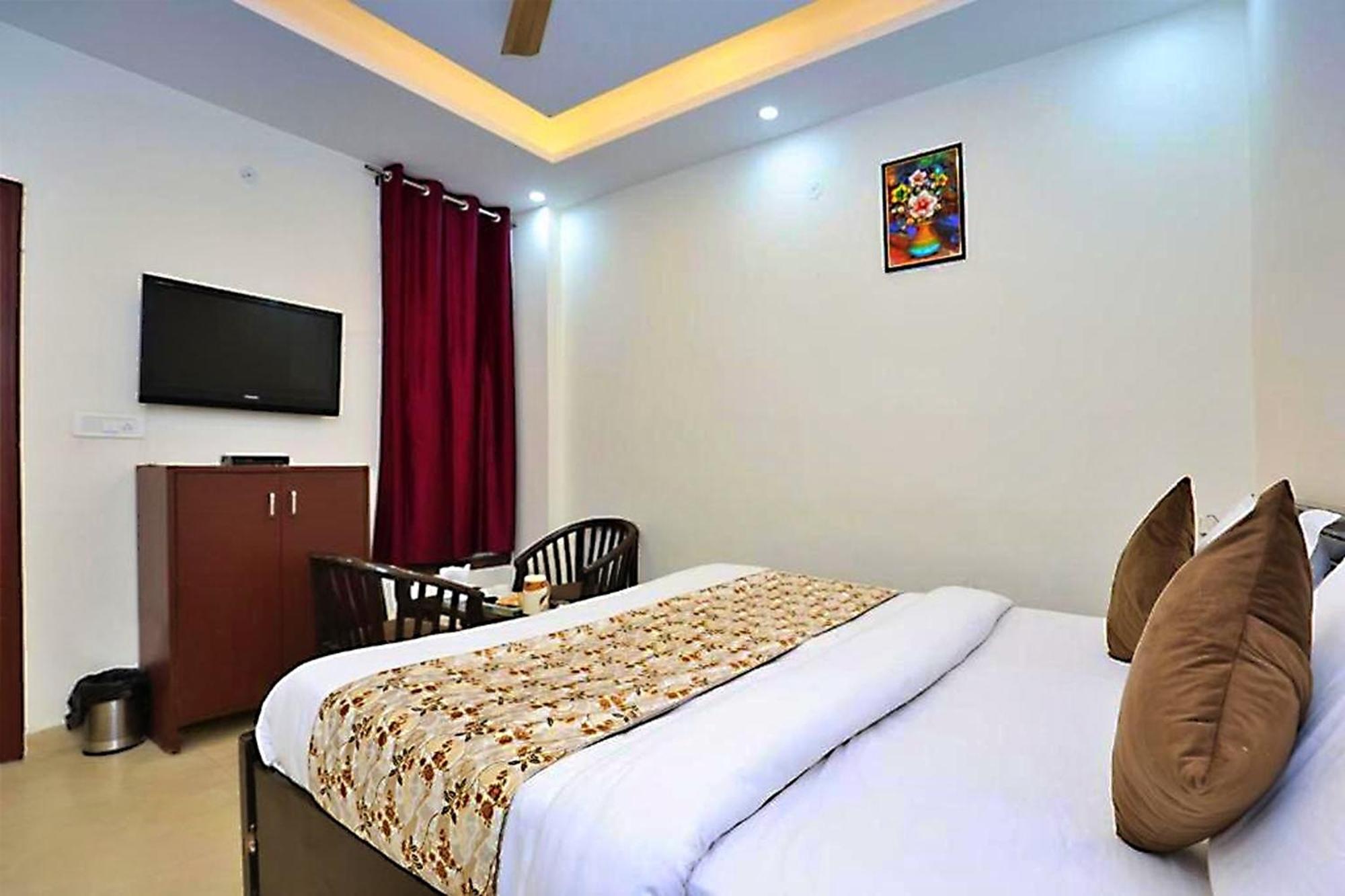 Hotel Sunlight Inn New Delhi Bagian luar foto
