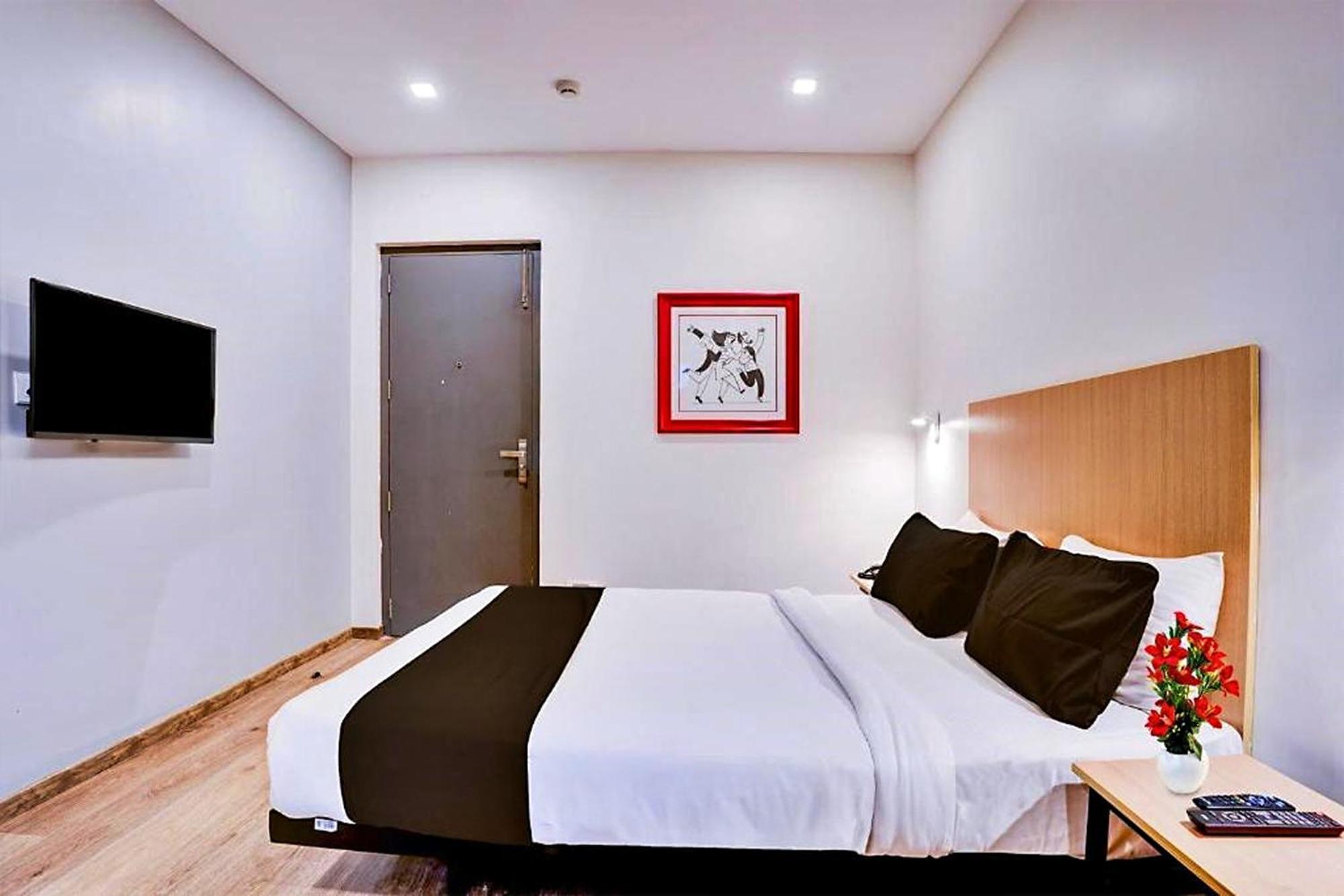 Hotel Sunlight Inn New Delhi Bagian luar foto