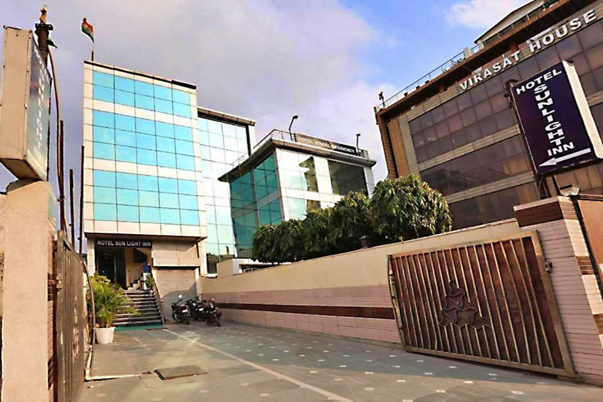 Hotel Sunlight Inn New Delhi Bagian luar foto